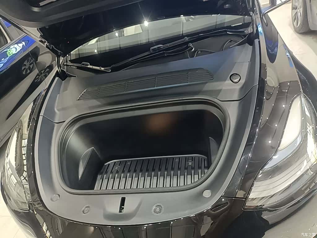 Tesla Model Y, 2022 20