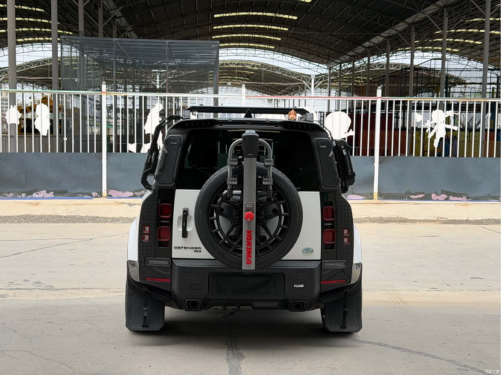 Land Rover Defender, 2022 все фото