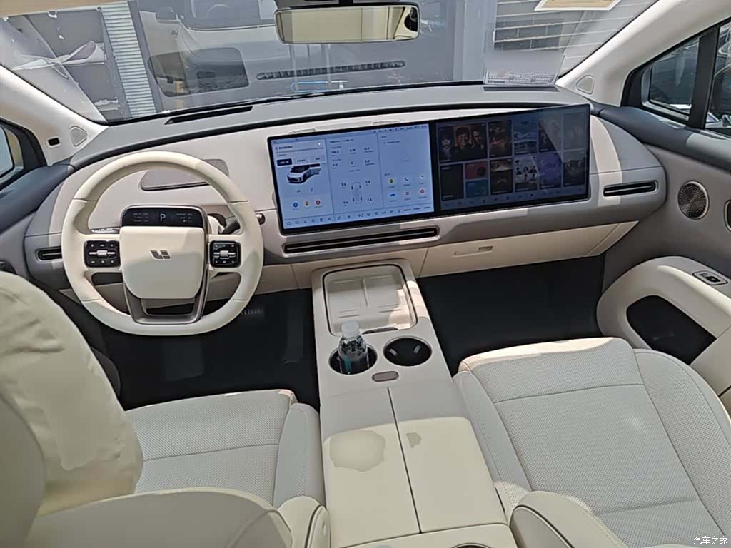 Li Auto i8, 2026 10