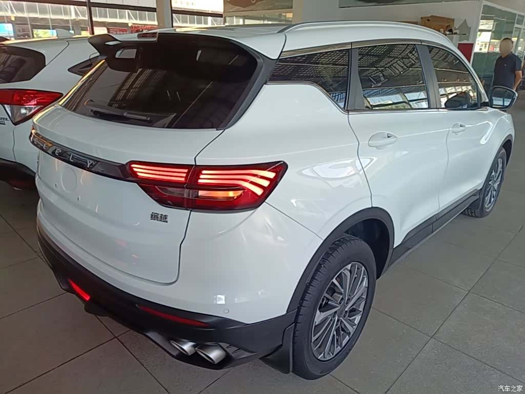 Geely Coolray, 2022 7
