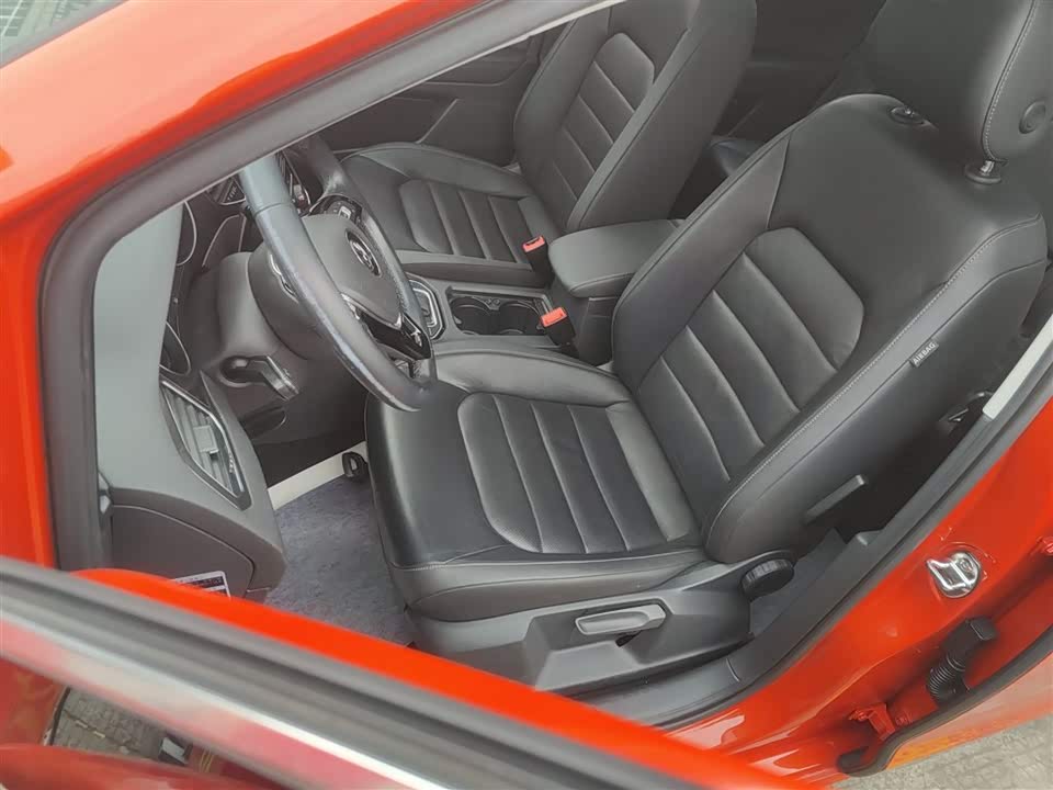 Volkswagen Golf*Jiayu