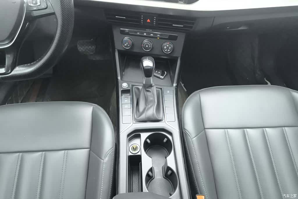 Volkswagen Passat, 2021 16