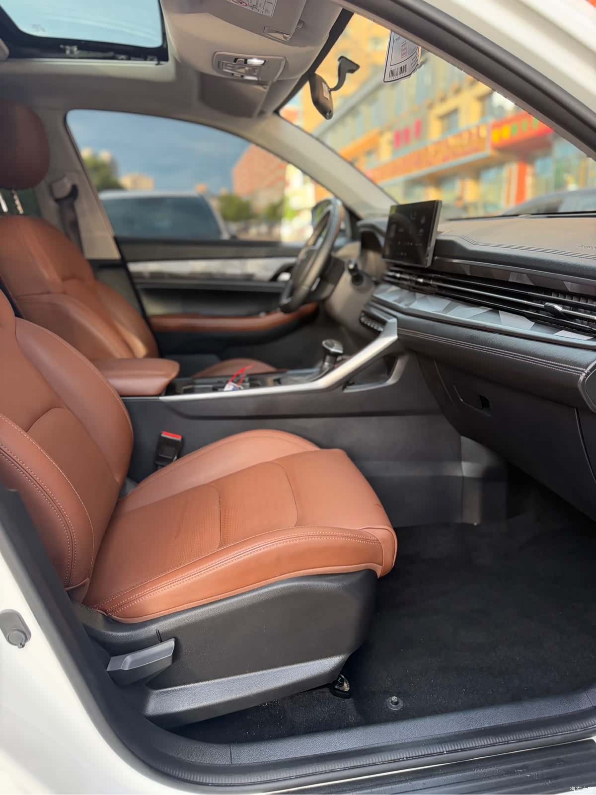 Geely X6, 2022 13
