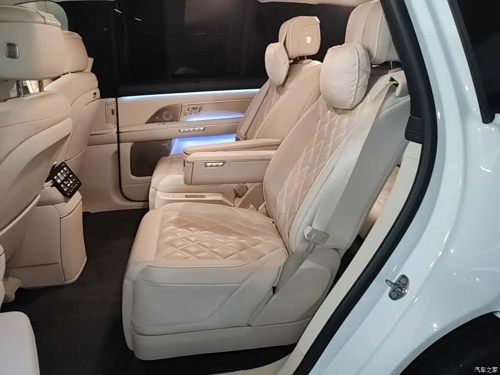 NIO ES8, 2025 17