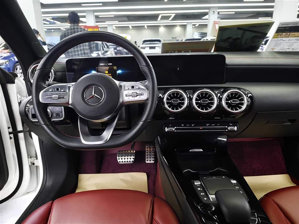 Mercedes-Benz CLA