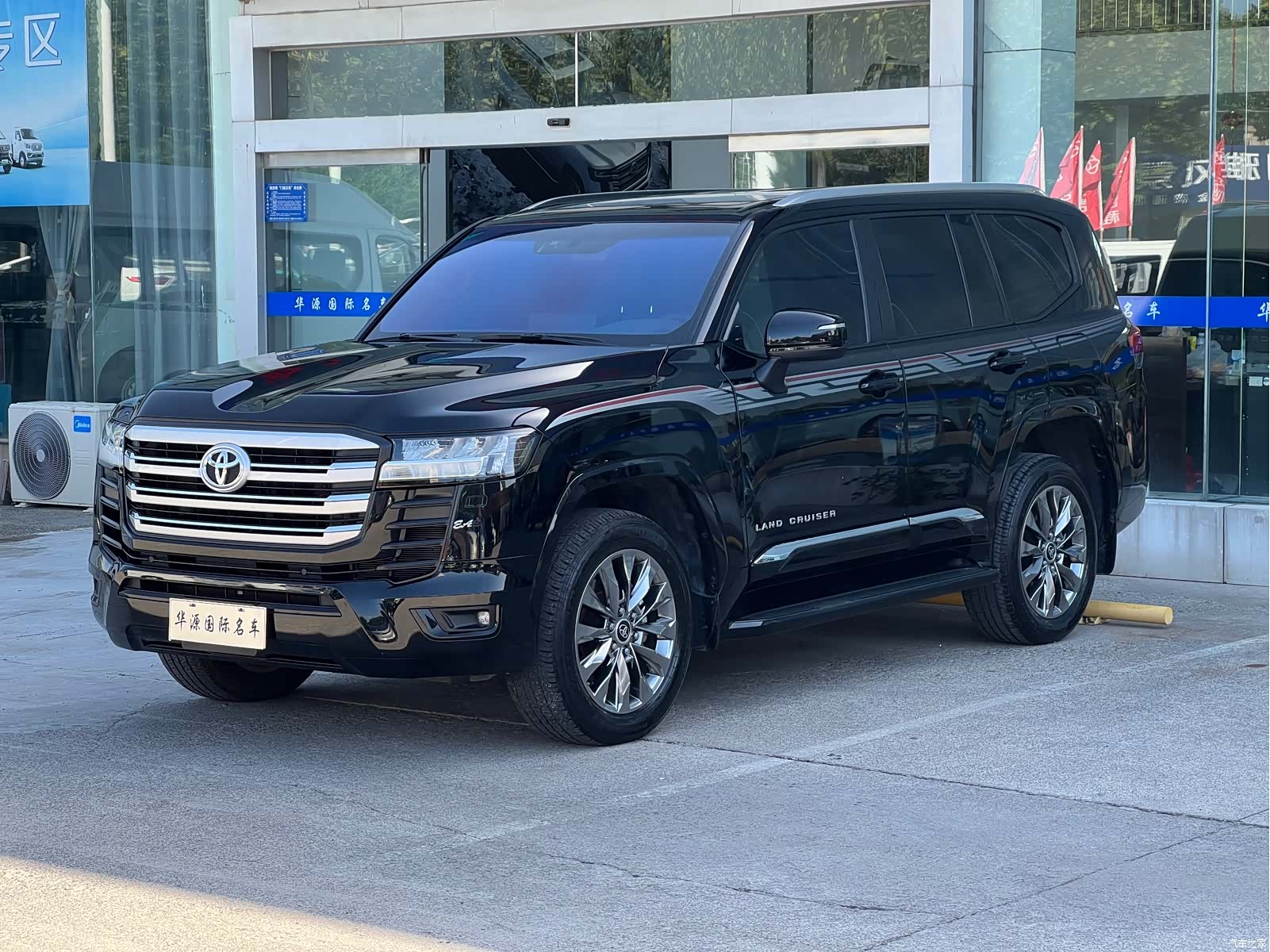 Toyota Land Cruiser, 2024 3