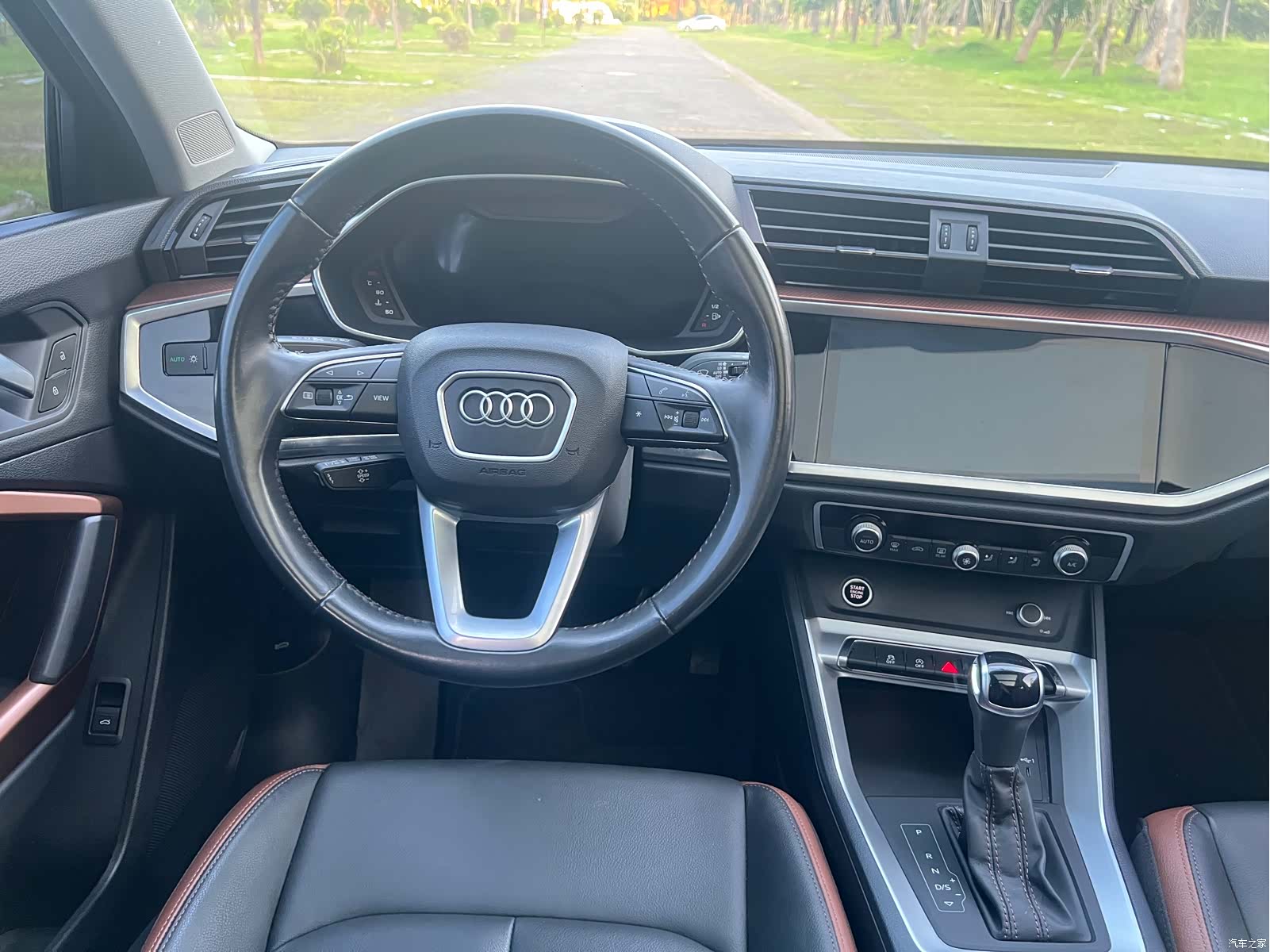 Audi Q3, 2022 10