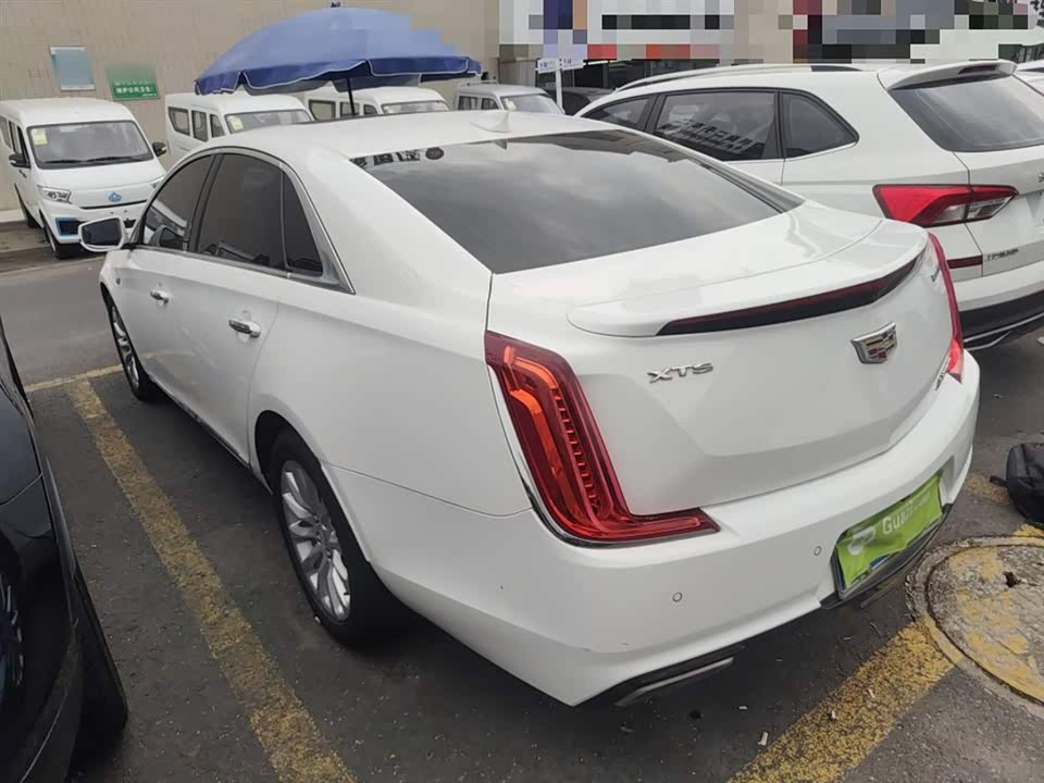Cadillac XTS