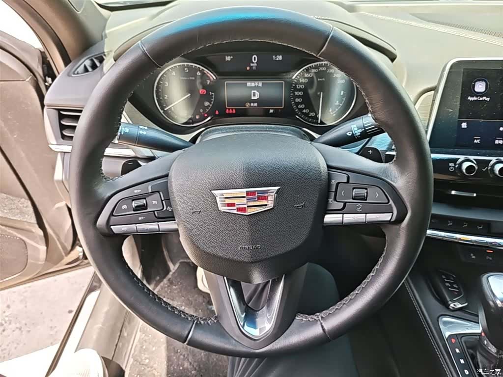 Cadillac CT4, 2022 11