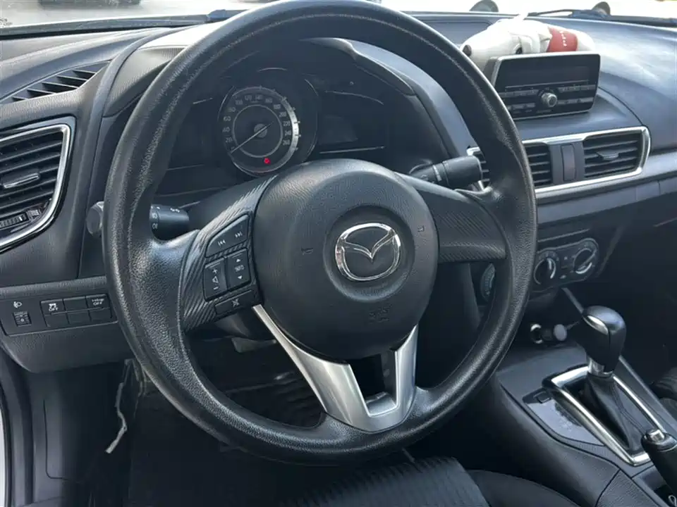 Mazda 3 Angkesaila