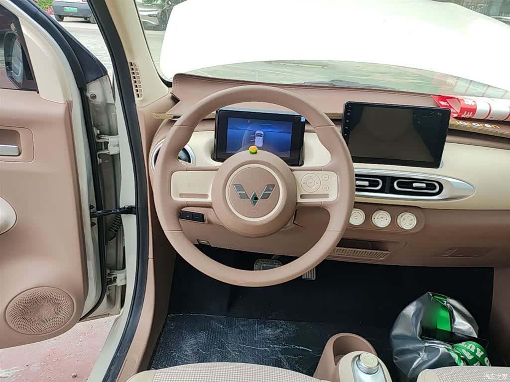 Wuling MINIEV, 2025 11
