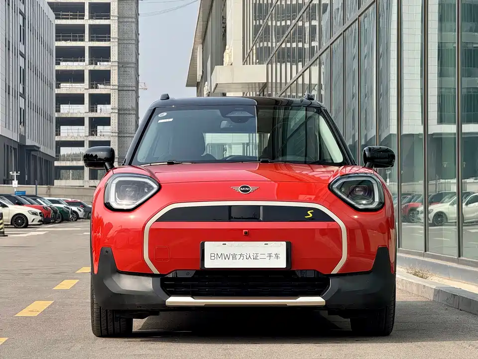 MINI Electric ACEMAN