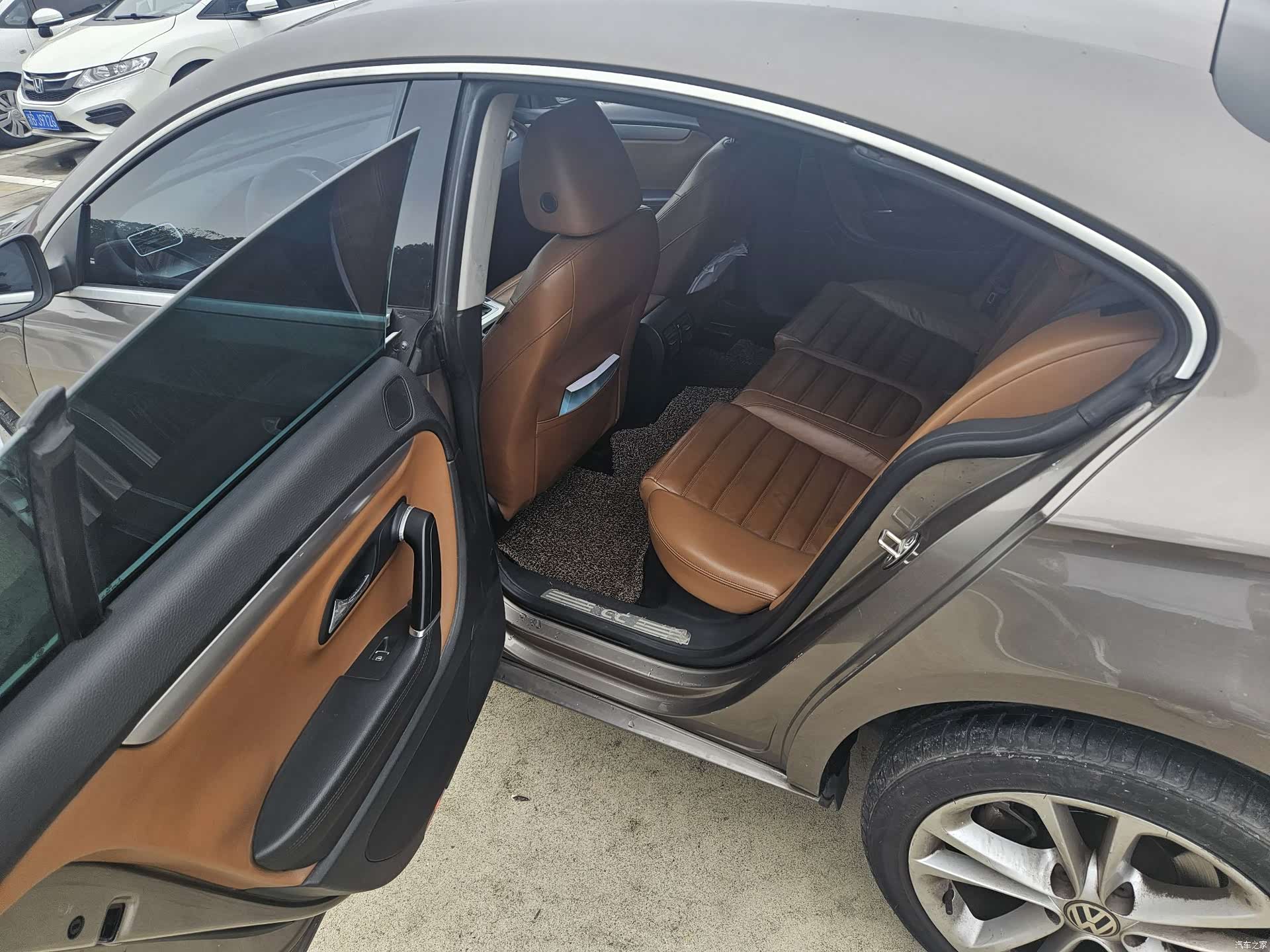 Volkswagen CC, 2011 9