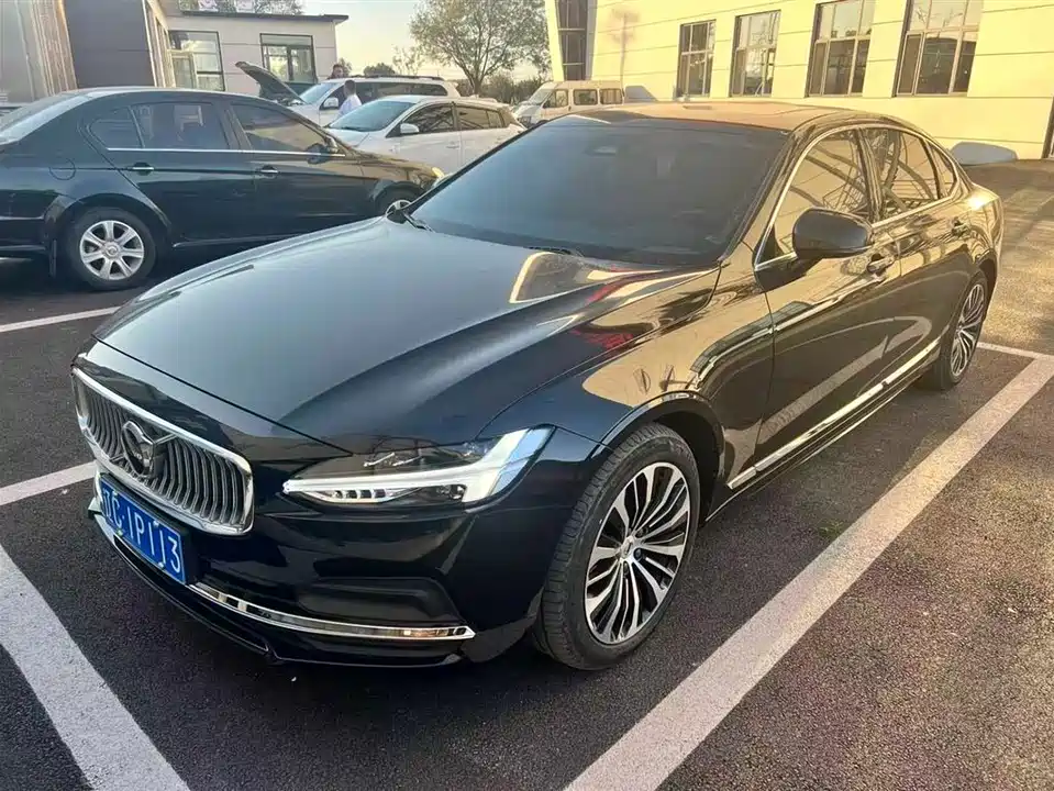 Volvo S90