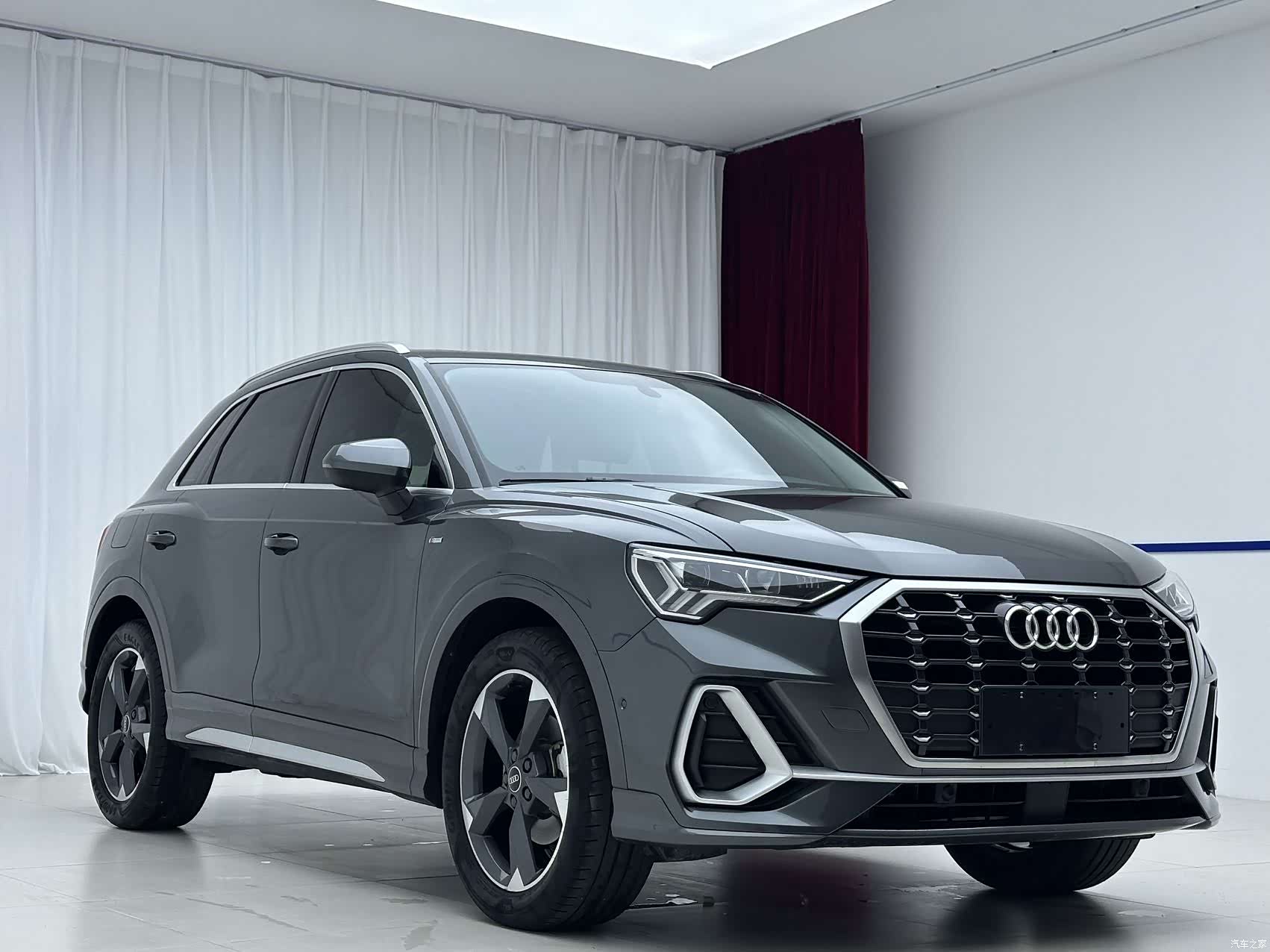 Audi Q3, 2022 3