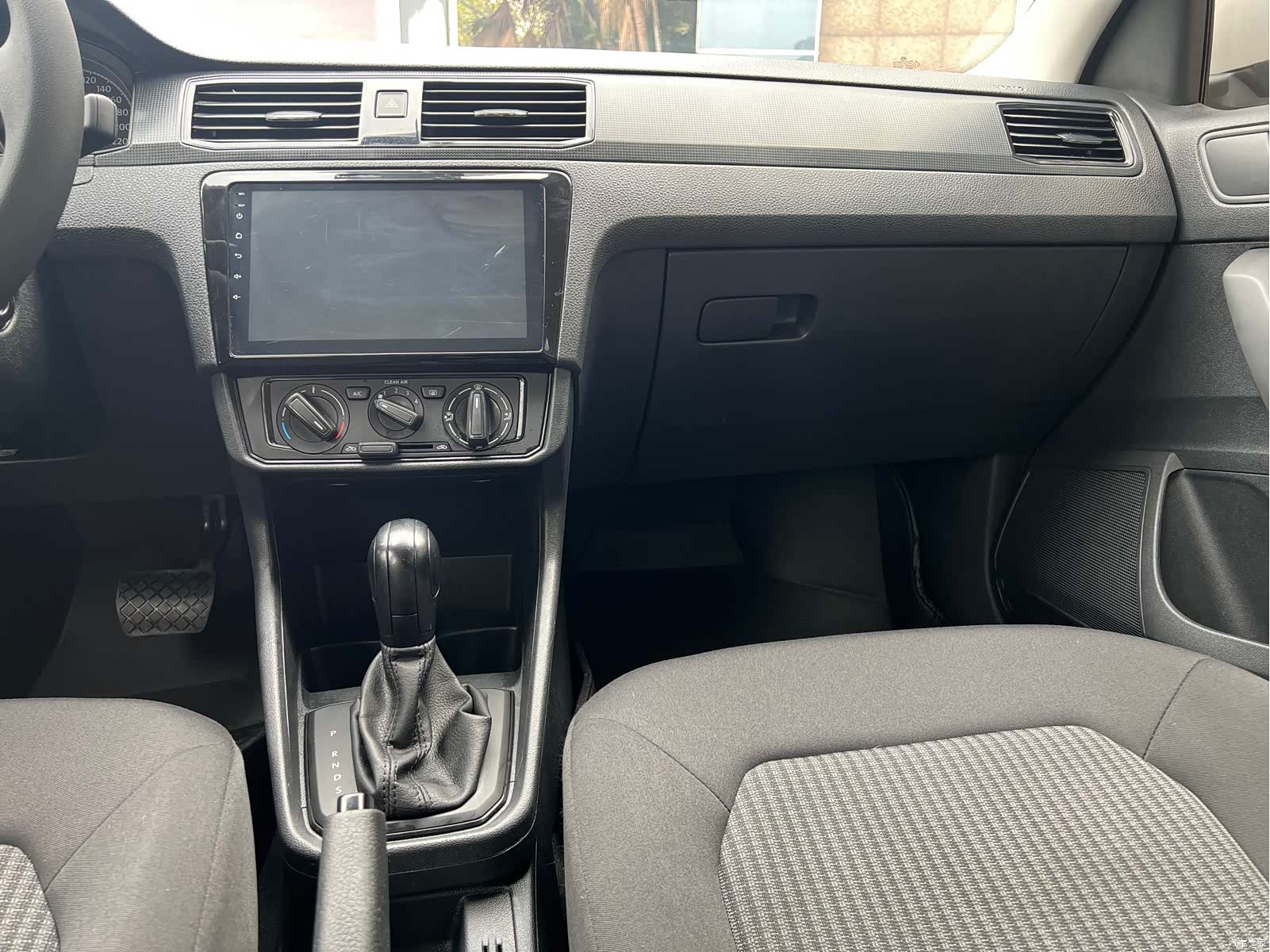 Volkswagen Santana, 2018 16