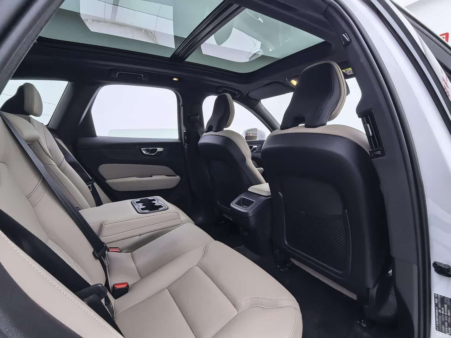 Volvo XC60, 2025 13