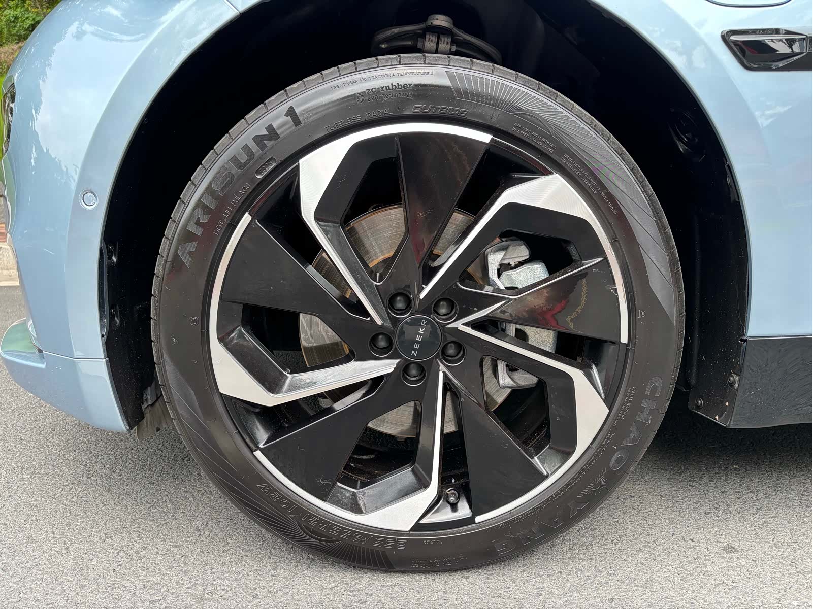 Zeekr 001, 2022 7
