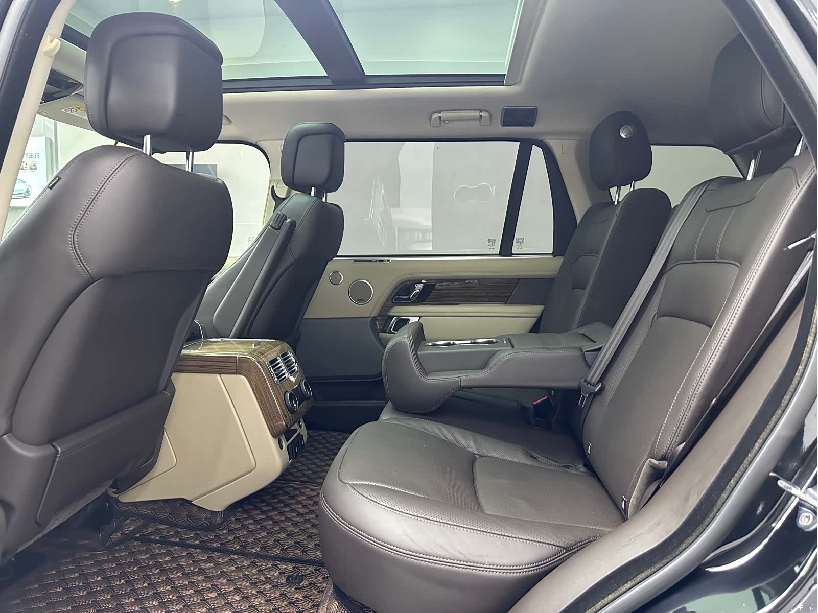 Land Rover Range Rover, 2018 11