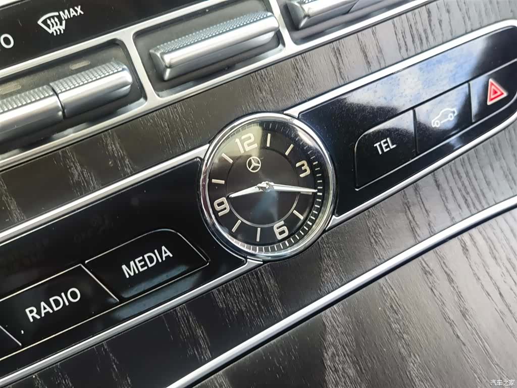 Mercedes-Benz E-Class, 2020 32