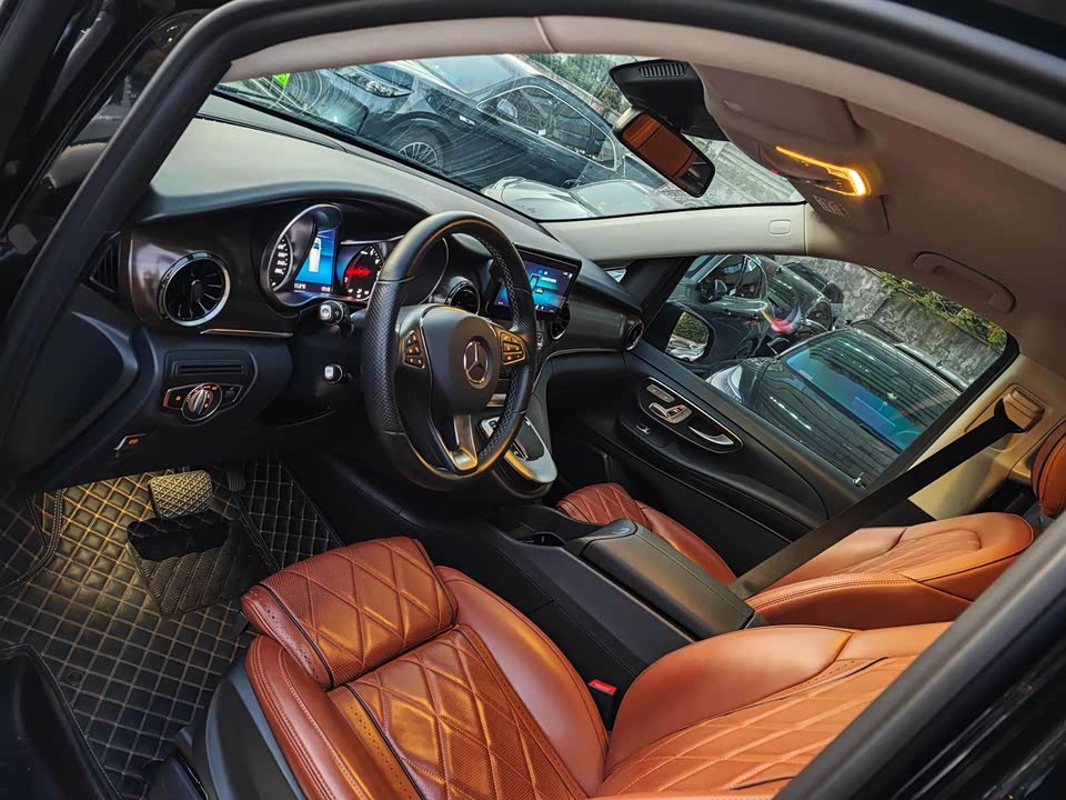 Mercedes-Benz V-class