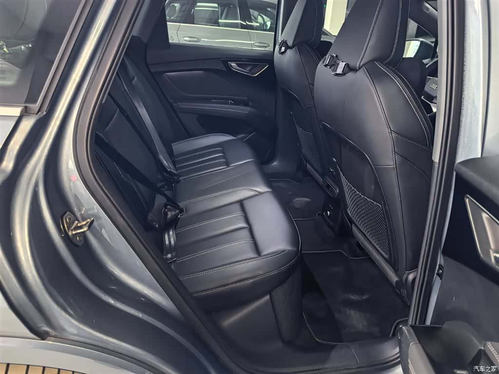 Audi Q4 e-tron, 2024 11