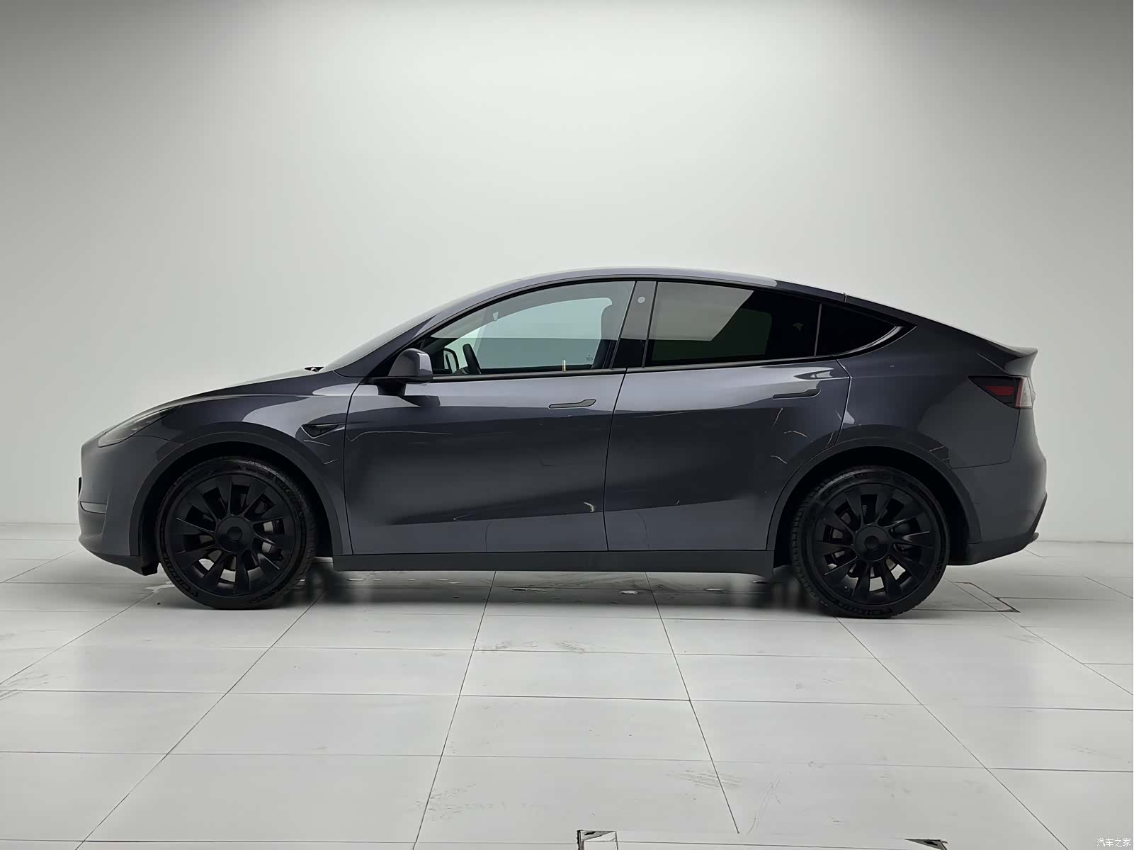 Tesla Model Y, 2021 24