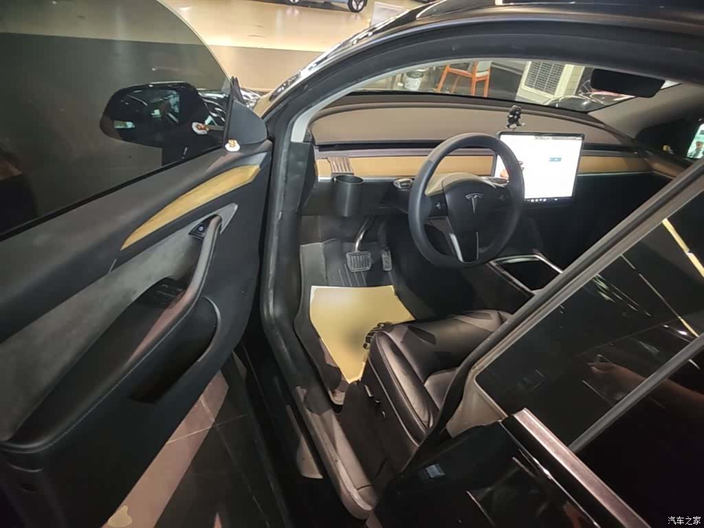 Tesla Model Y, 2022 16