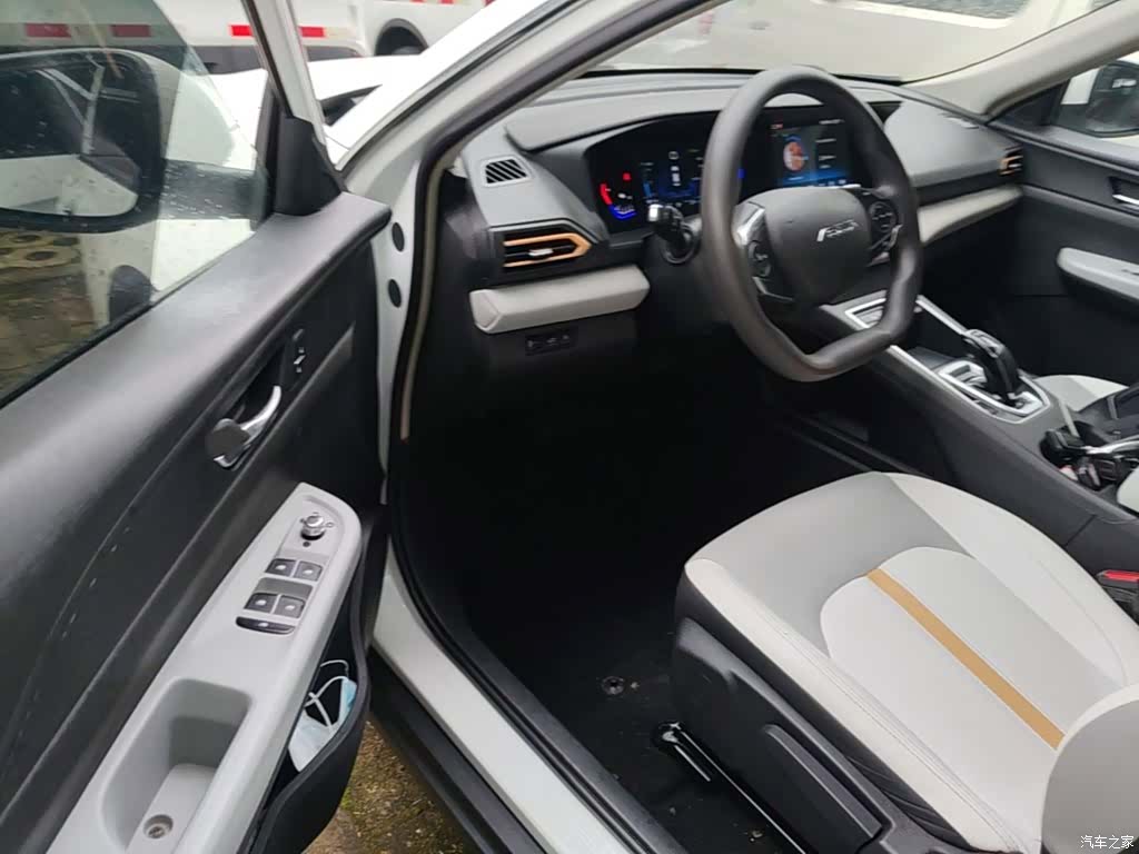 DongFeng E70, 2023 16