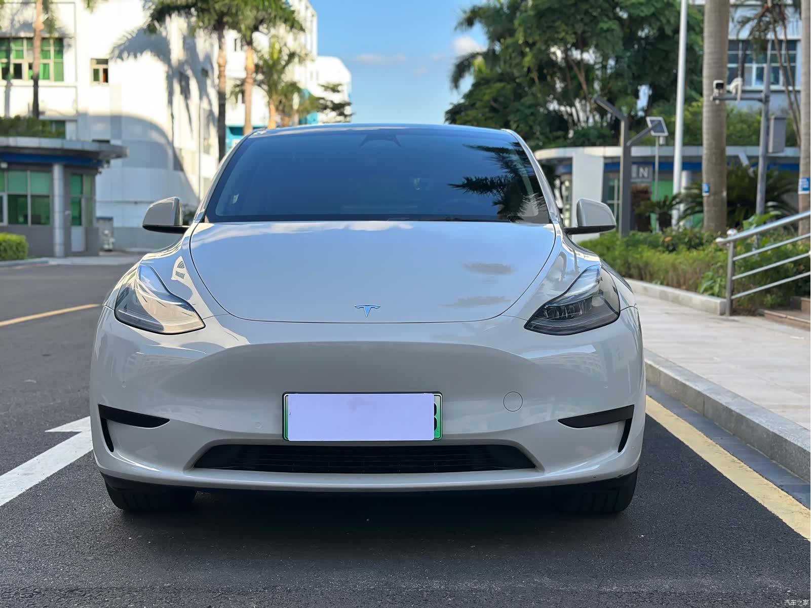 Tesla Model Y, 2023 2