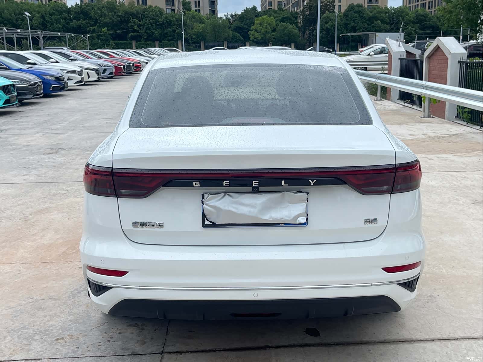 Geely Emgrand, 2021 3