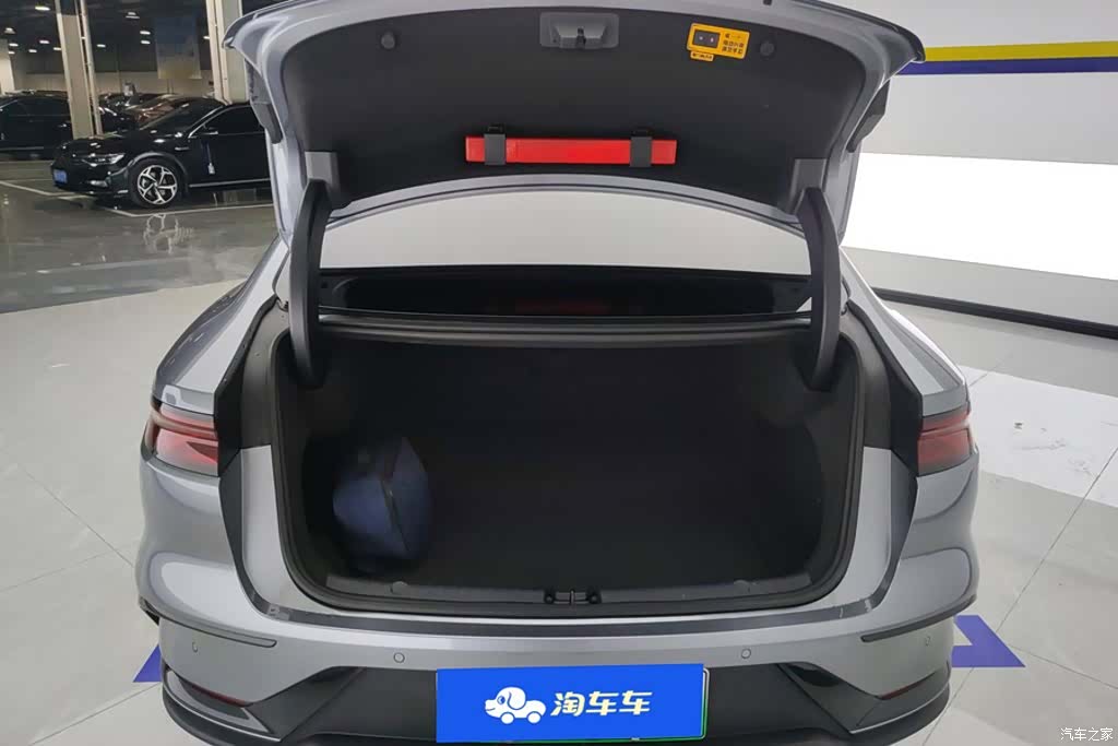 BYD Han, 2023 4