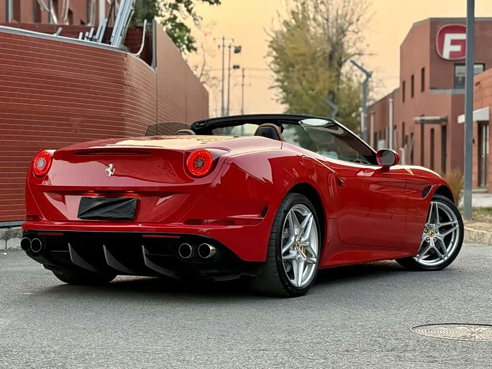 Ferrari California T
