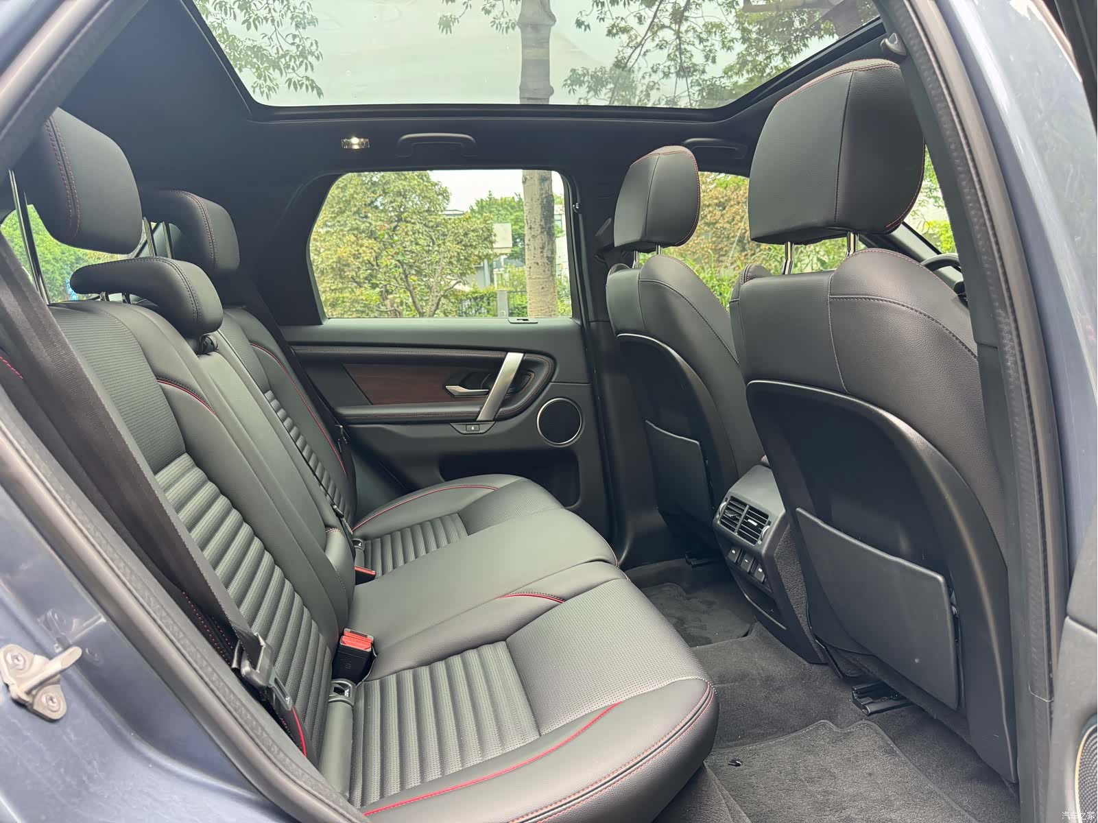 Land Rover Discovery, 2023 15