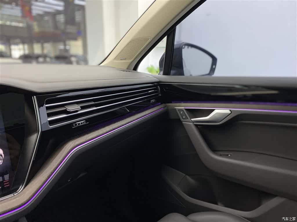Volkswagen Touareg, 2022 24