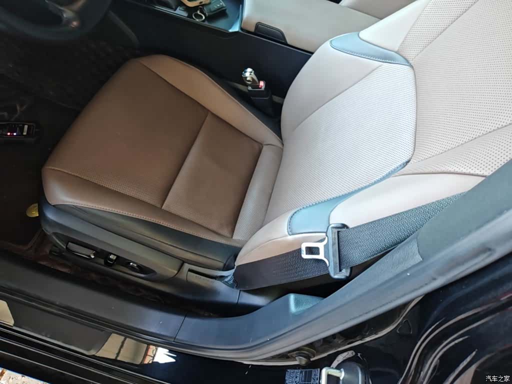 Lexus ES, 2022 11