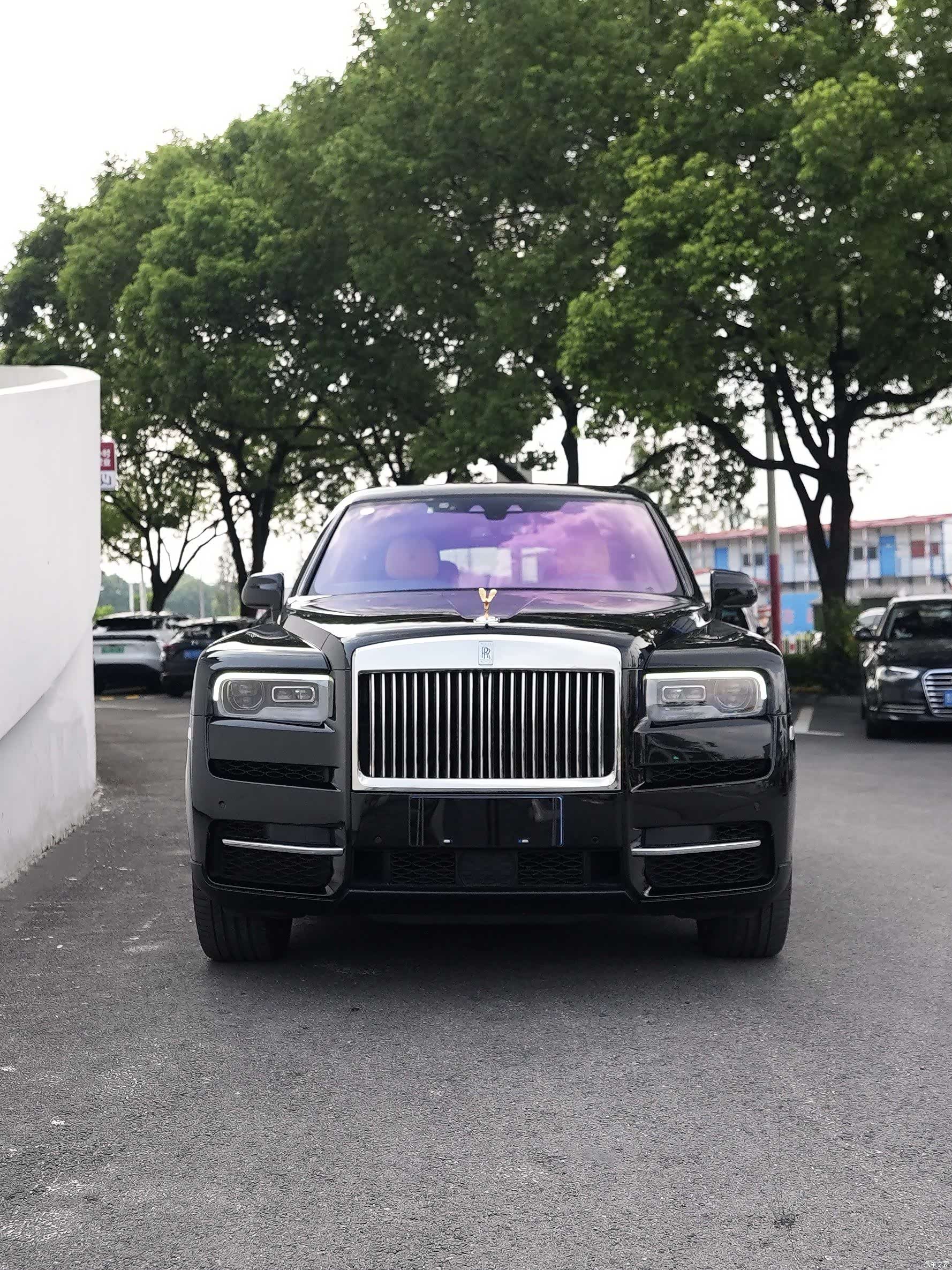 Rolls-Royce Cullinan, 2022 2
