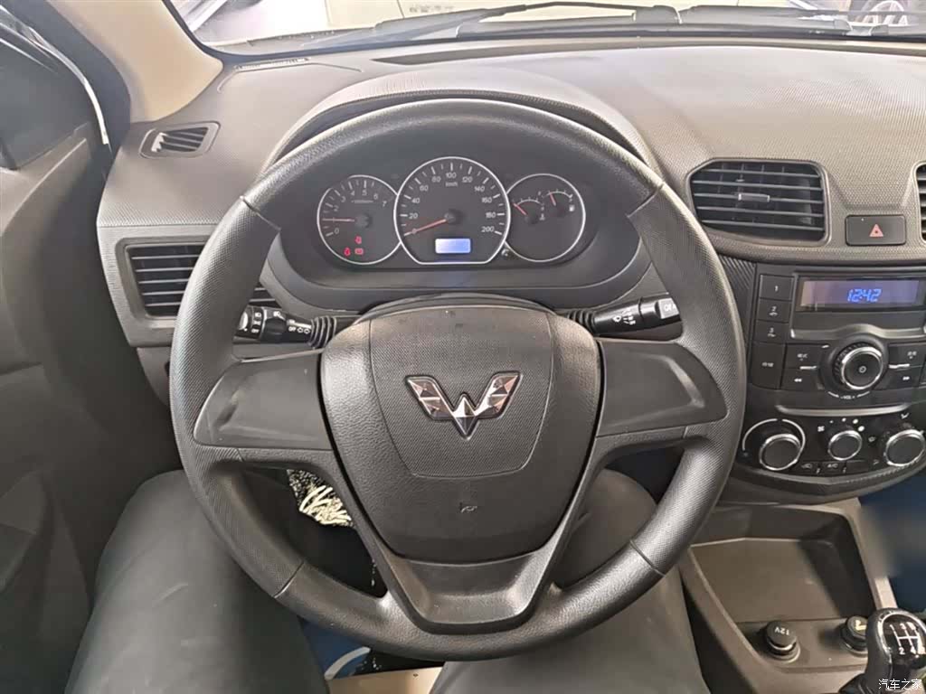 Wuling Hongguang, 2016 11