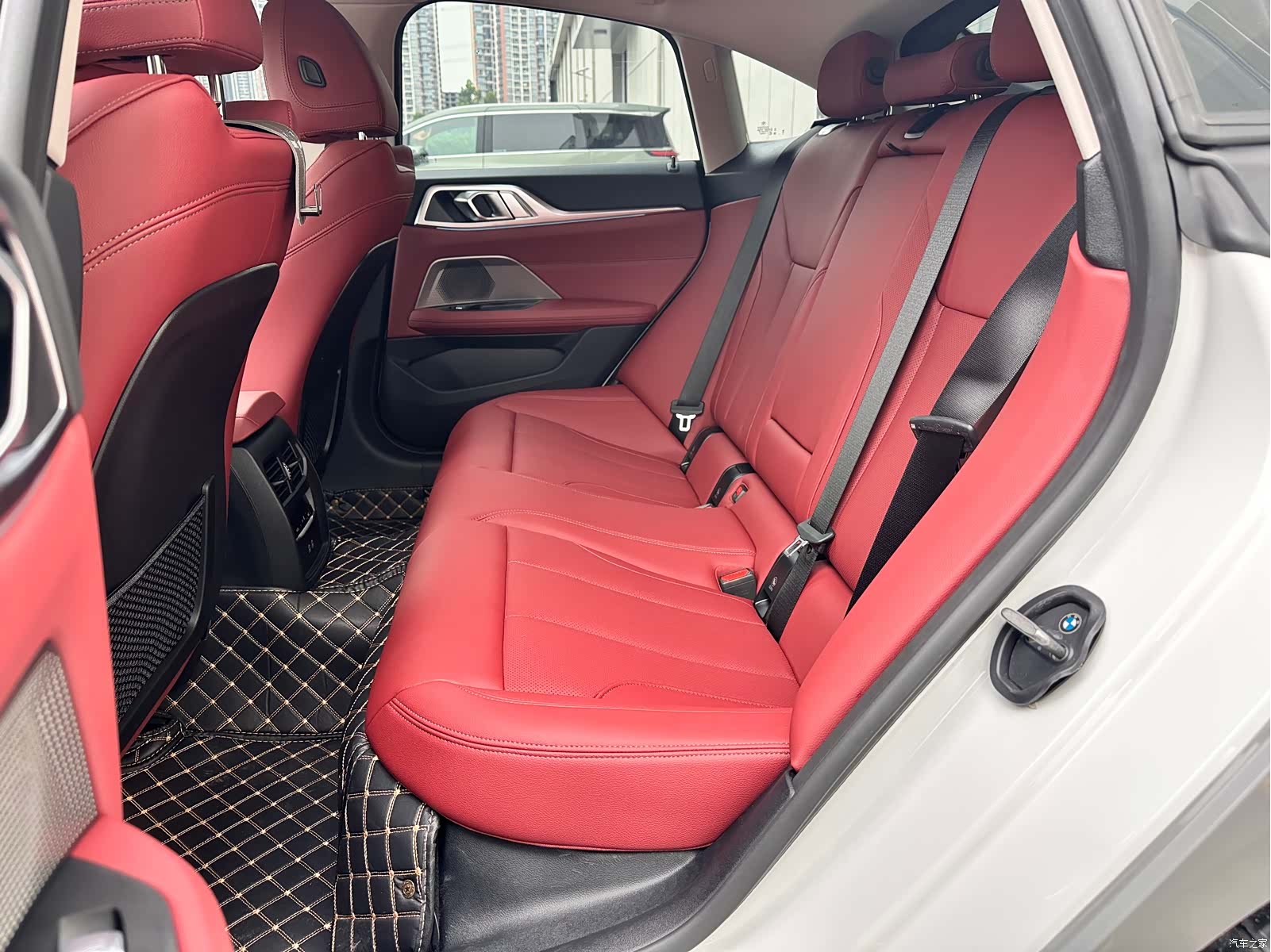 BMW i4, 2025 11