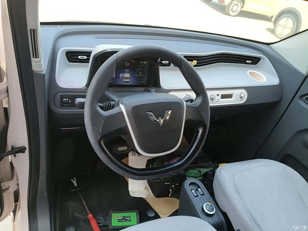 Wuling MINIEV, 2021 11