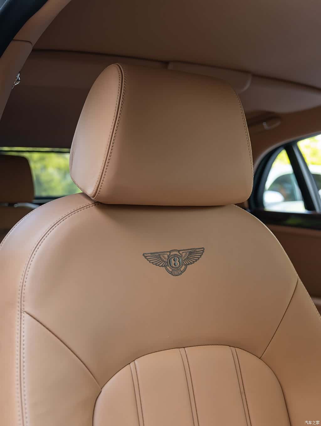 Bentley Mulsanne, 2015 19