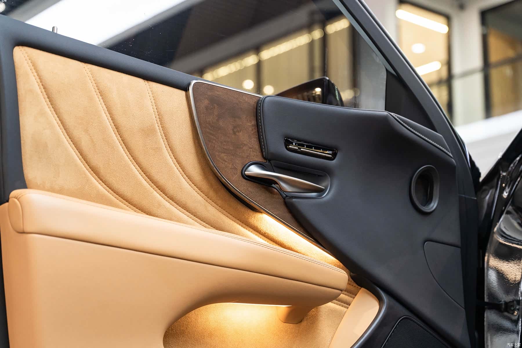 Lexus LS, 2022 19