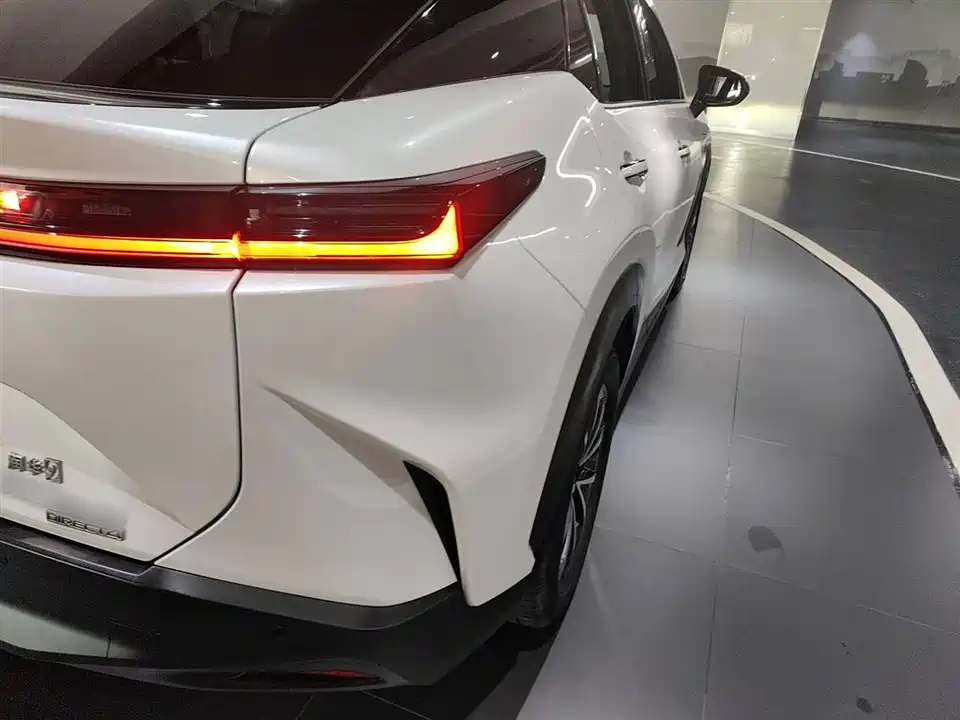 Lexus RZ