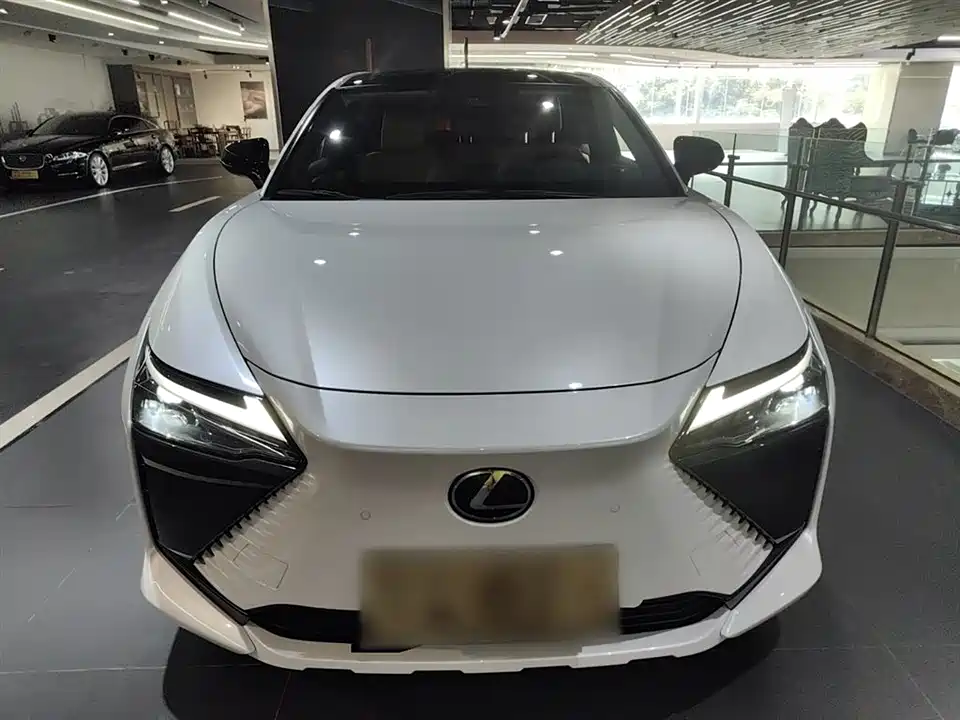 Lexus RZ