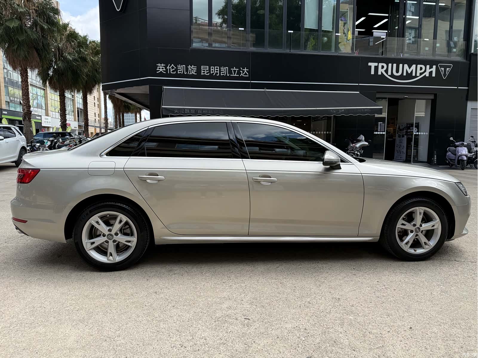 Audi A4L, 2016 6