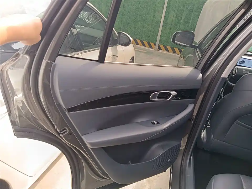 Geely Galaxy Galaxy E5