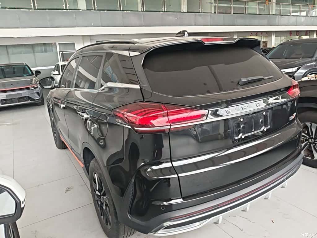 Geely Boyue, 2022 все фото