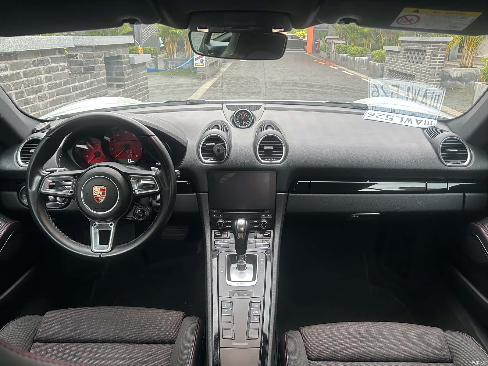 Porsche Cayman, 2020 все фото