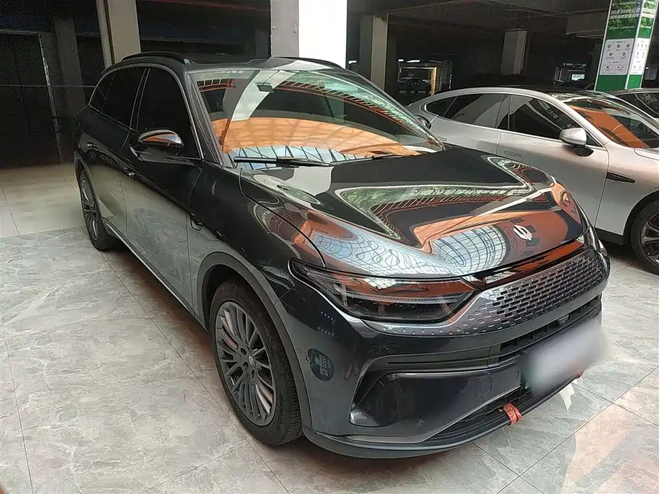 Leapmotor C11