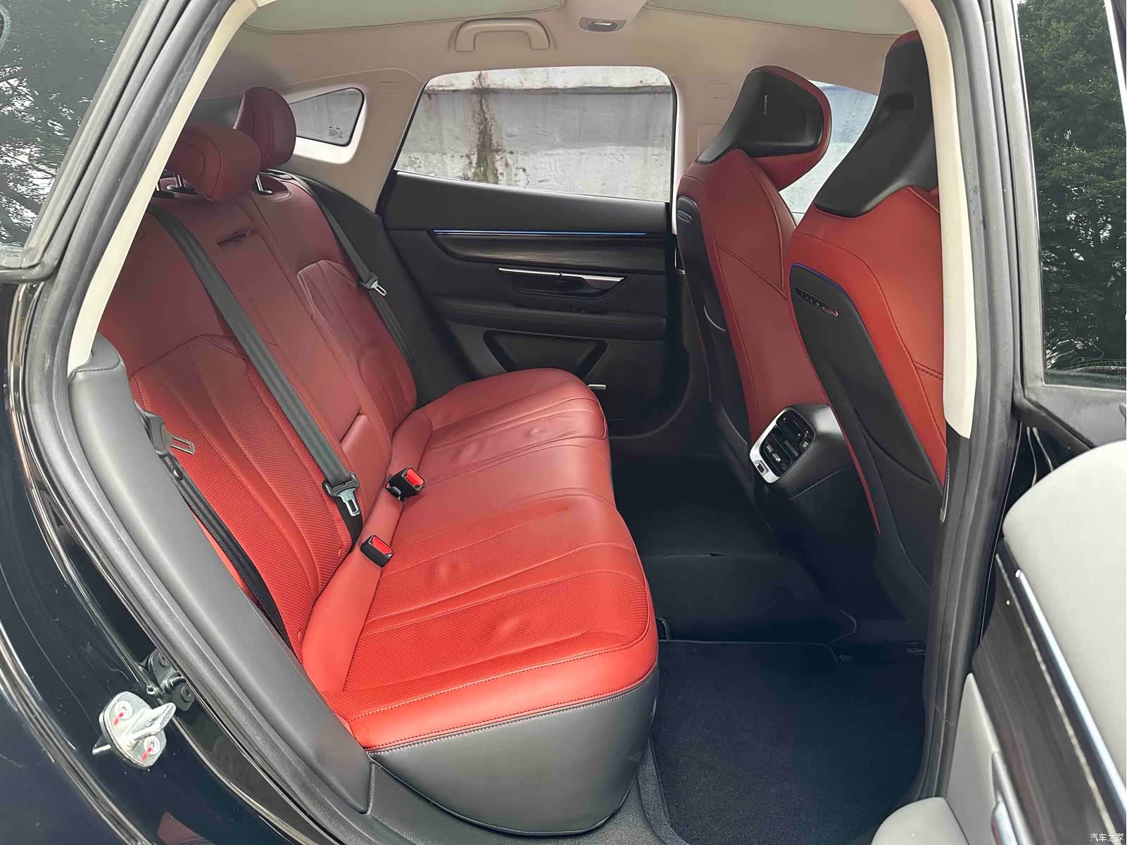 Xpeng P7, 2021 12